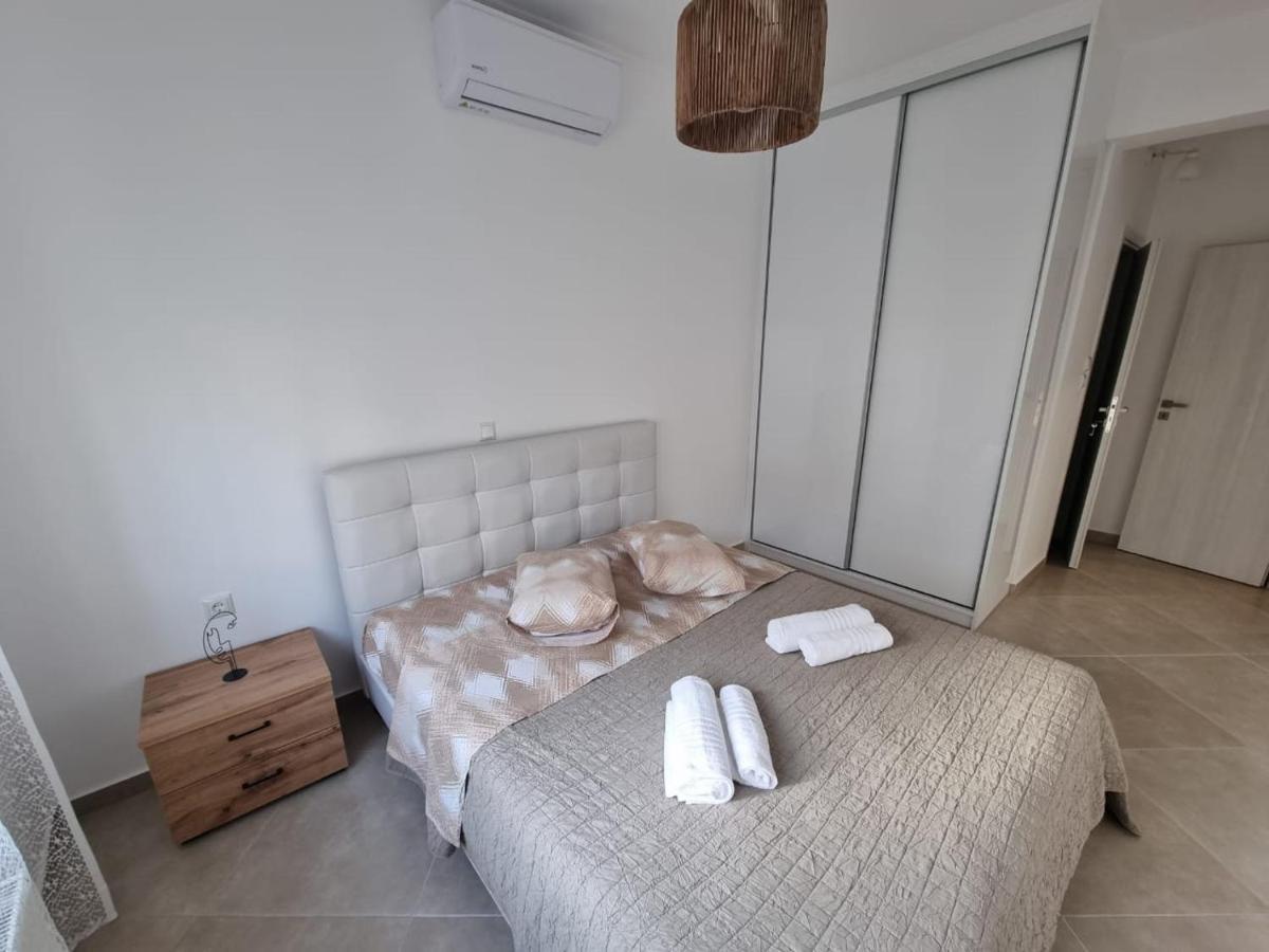 Agora Luxury Apartment 1 Loutraki  Exterior photo